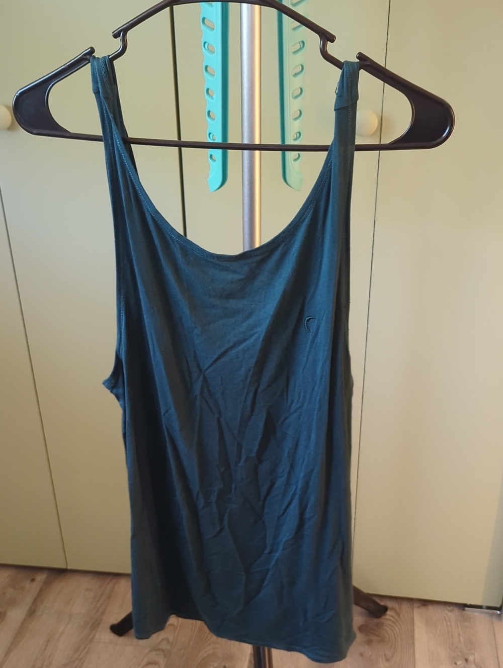 ZYIA Scoop Neck Tank Top in Teal Blue